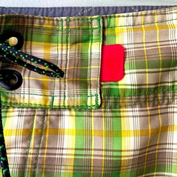 The North Face  swing Plaids Shorts Men's Size 40 - Picture 3 of 5